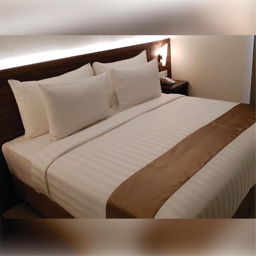 Aimas Hotel And Convention Centre Sorong Buitenkant foto