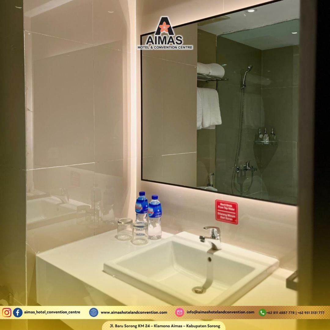 Aimas Hotel And Convention Centre Sorong Buitenkant foto